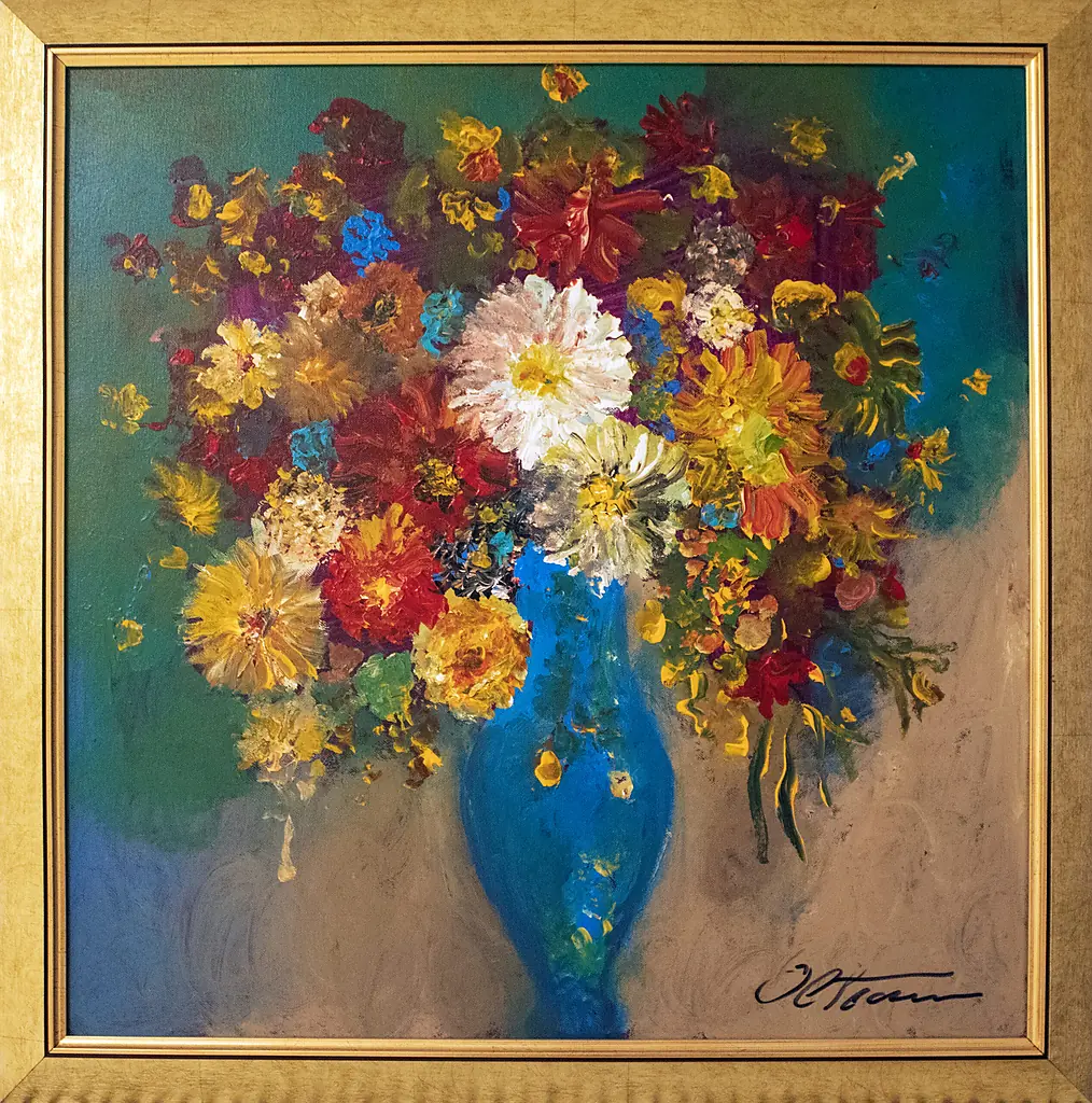 Emoție florală în albastru regal